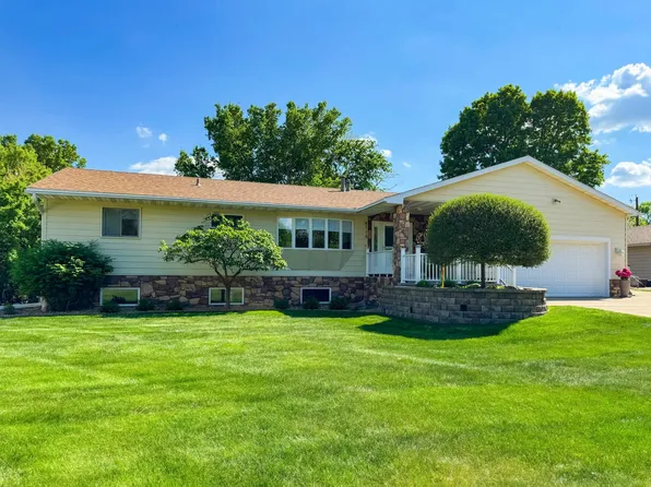 4715 Culver Rd, Golden Valley, MN 55422