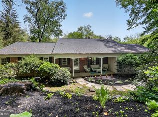 8 N Longpoint Ln, Rose Valley, PA 19063