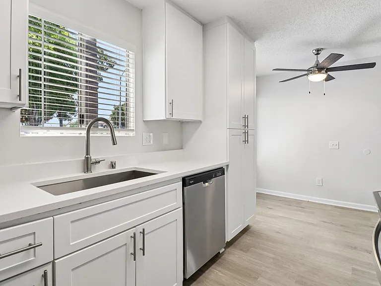 Waterleaf Apartment Homes — Photo 10
