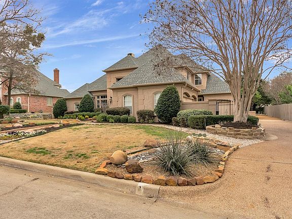 2nd image of 928 Parkview Ln