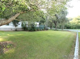 15A Turkey Pen Gap Rd, Horse Shoe, NC 28742
