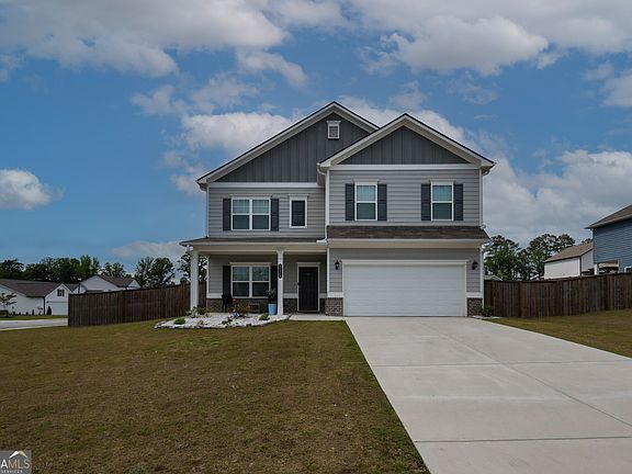 3rd image of 1229 Lyndhurst Ln