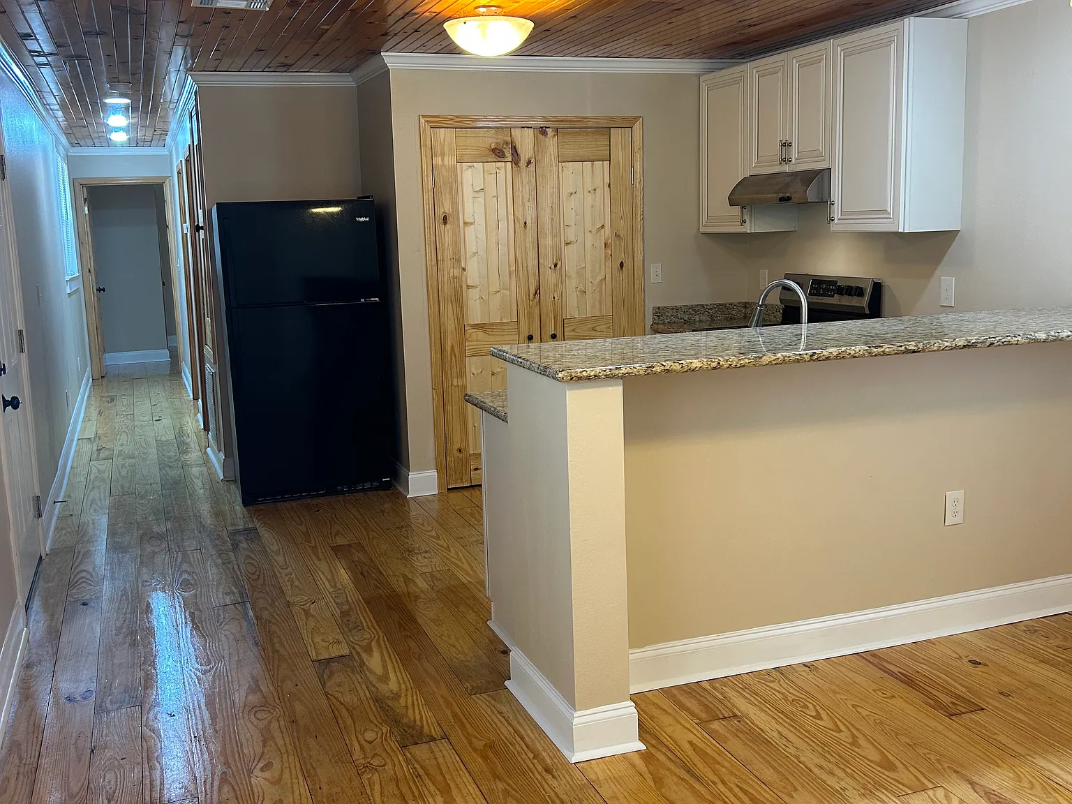 2 bed, 955 sqft, $1,300 — Photo 4