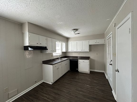 5th image of 5165 Caroline Dr