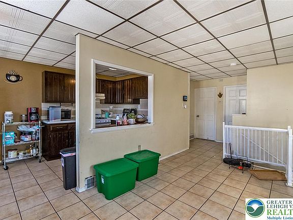 4th image of 768 E Green St
