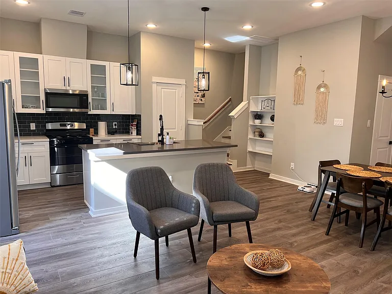 6713 Parker Grove Ln — Photo 8