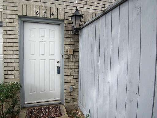 2nd image of 674 Wilcrest Dr #674
