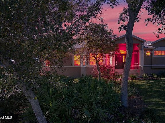 3rd image of 3676 S Ridge Cir