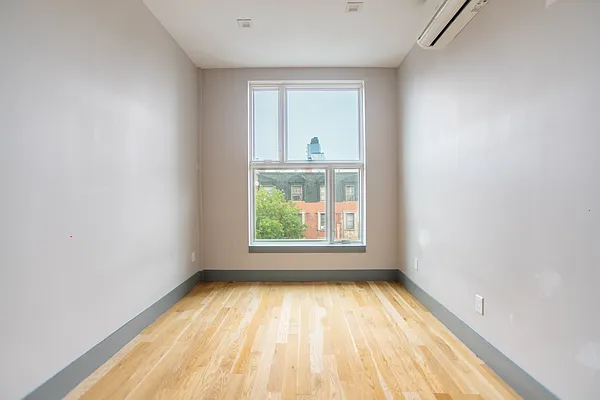 Rented by Commercial Capital Resources INC | media 55