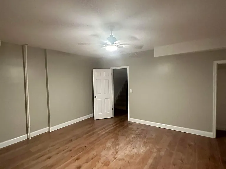 912 N Franklin St — Photo 15