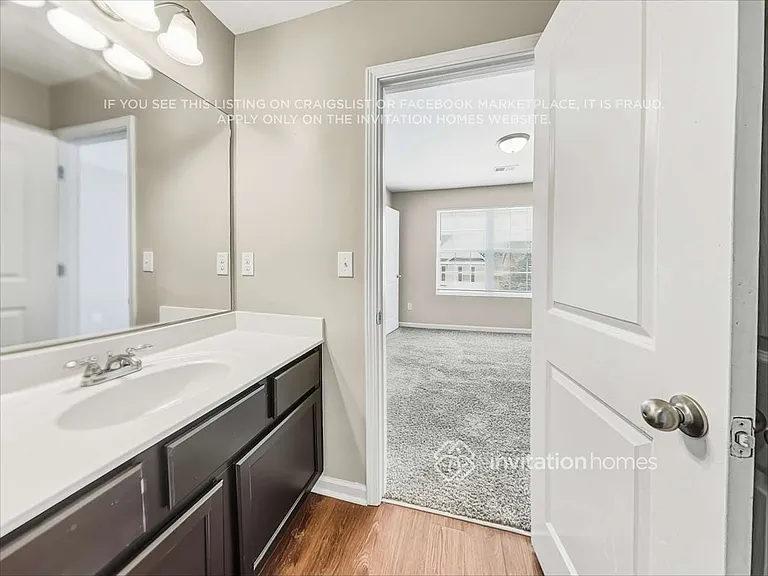 657 Armitage Way — Photo 28