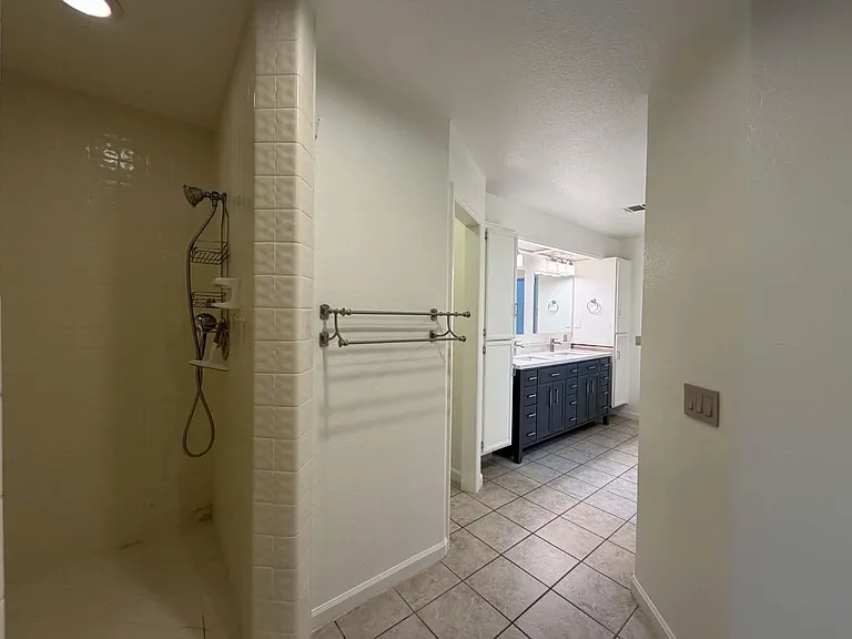 10 Venus Dr — Photo 57