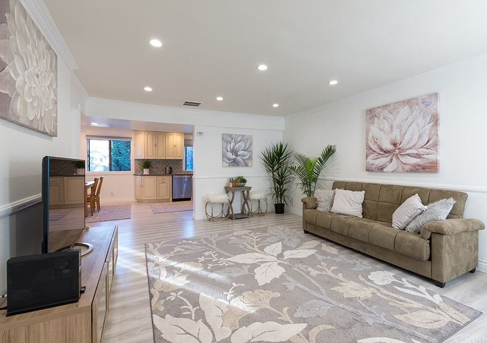 1st image of 6840 Balboa Blvd APT 507