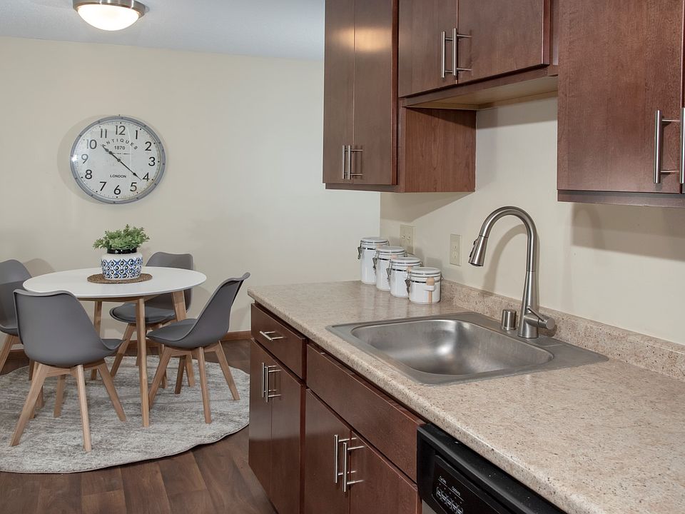 River 10 Apartments 2515 Fairoak Ave Anoka MN Zillow