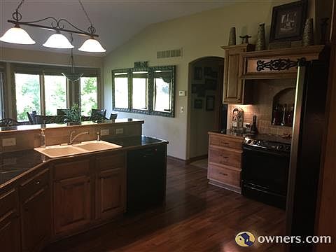 Maple & Granite Kitchen