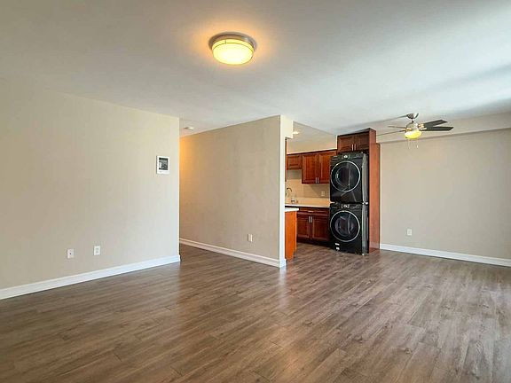 4th image of 3423-3425-3443 Marlborough Ave #R