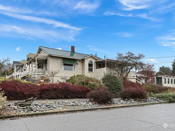 4058 36th Ave SW, Seattle, WA 98126