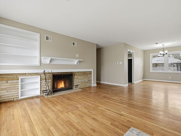 4th image of 2110 Carlisle Rd