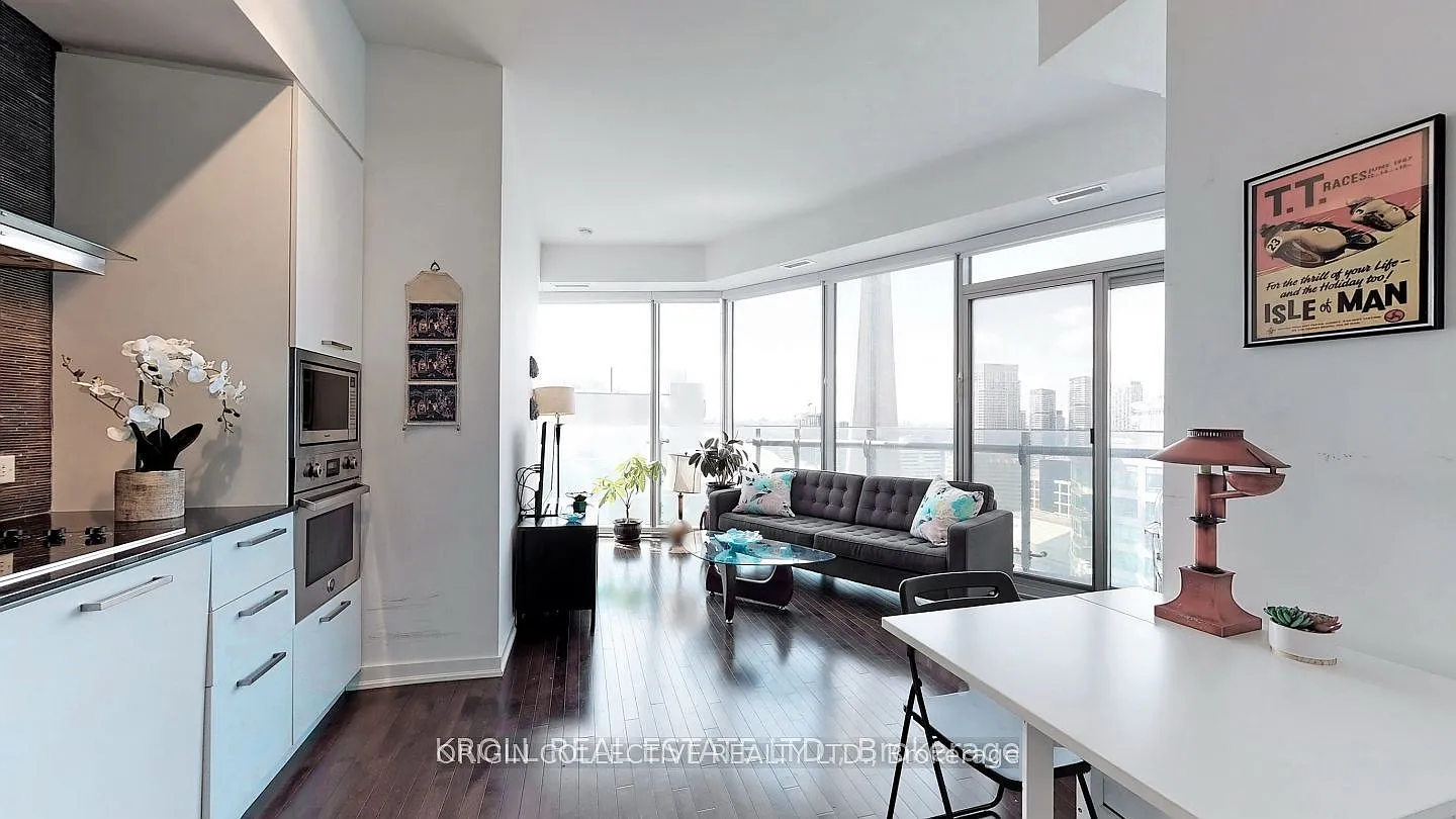 ICE Condos — Photo 2
