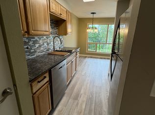 12239 Des Moines Memorial Dr S APT 4, Seattle, WA 98168