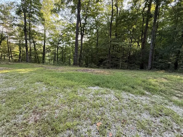 205 Dogwood Ln, Burkesville, KY 42717