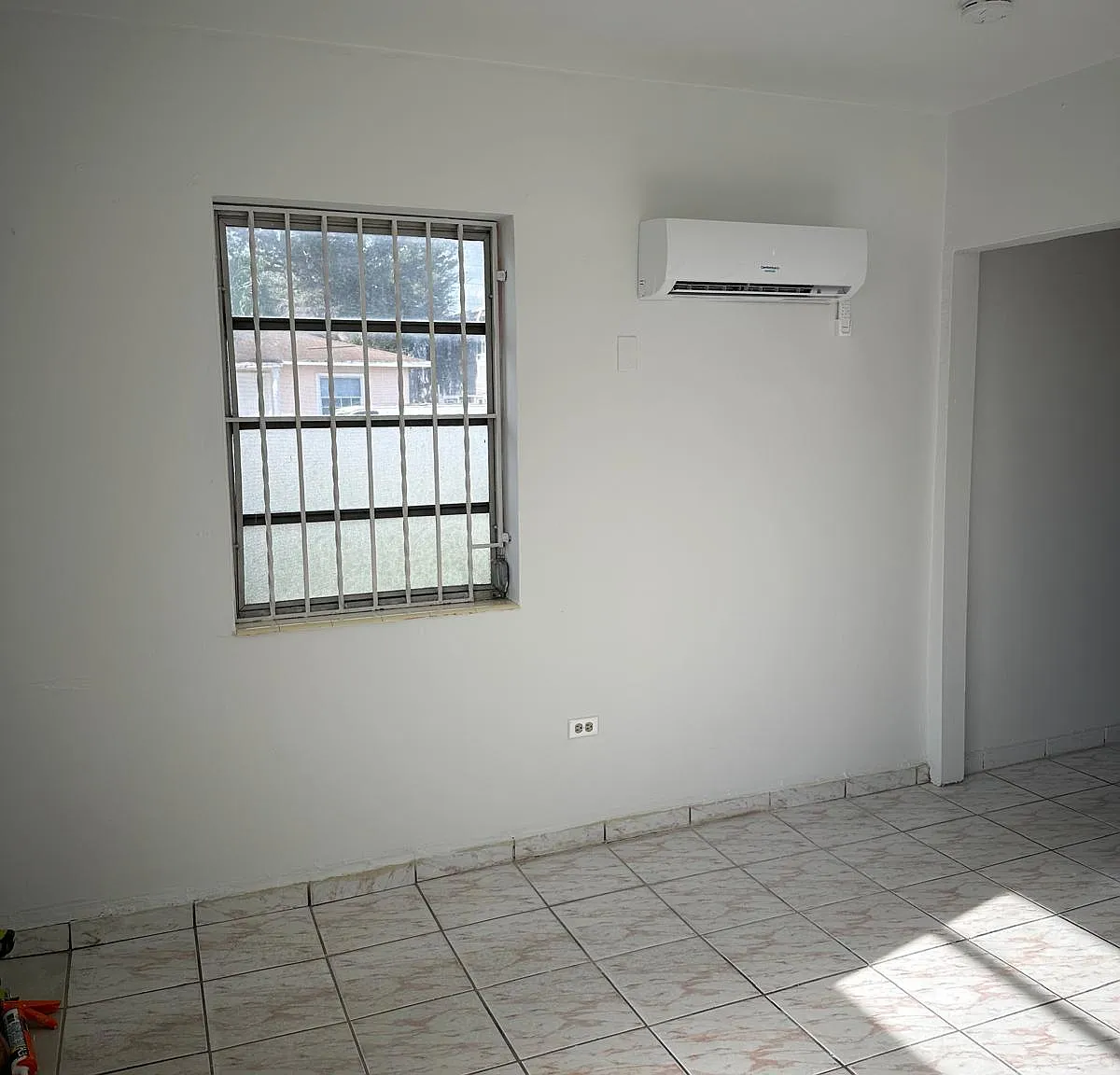 Studio, $1,100 — Photo 1