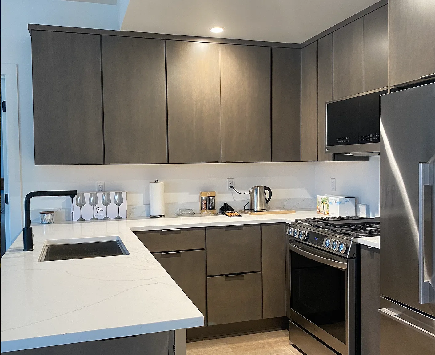 1 bed, 825 sqft, $2,000 — Photo 1