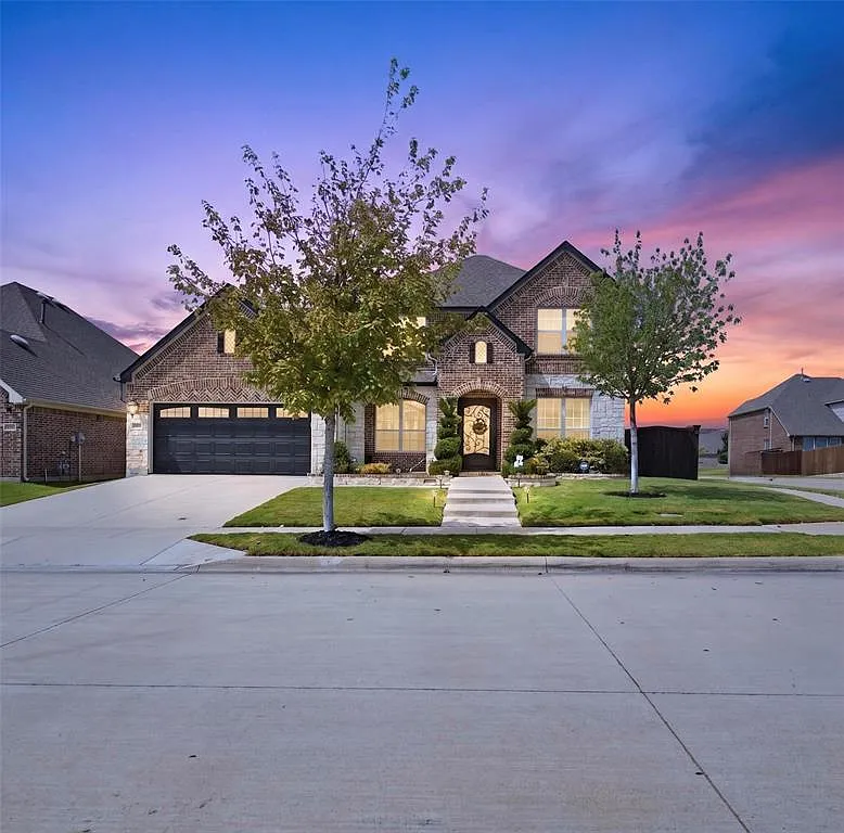 4 bed, 4.0 bath, 3901 sqft, $3,500 — Photo 2