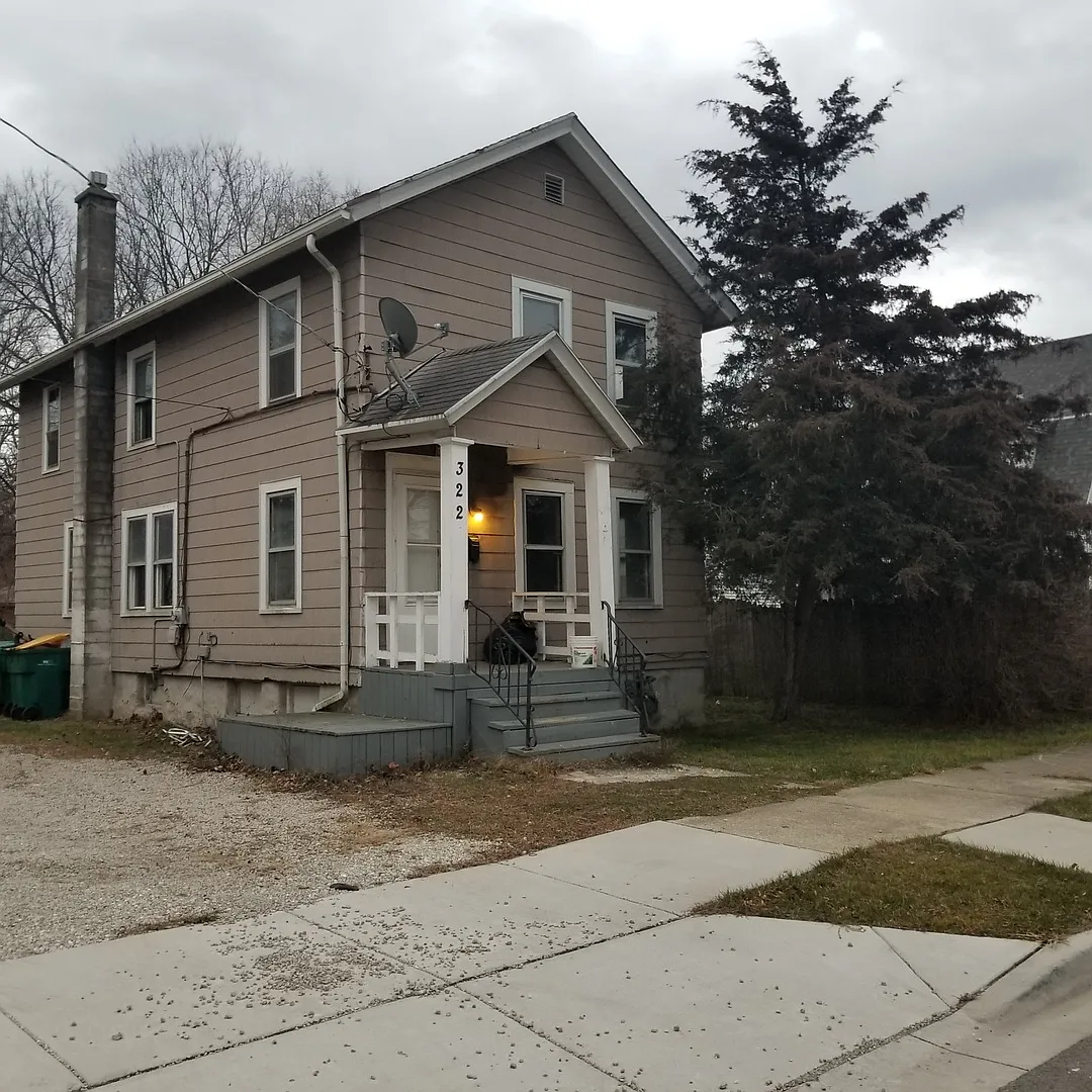 322 Grover St photo 1