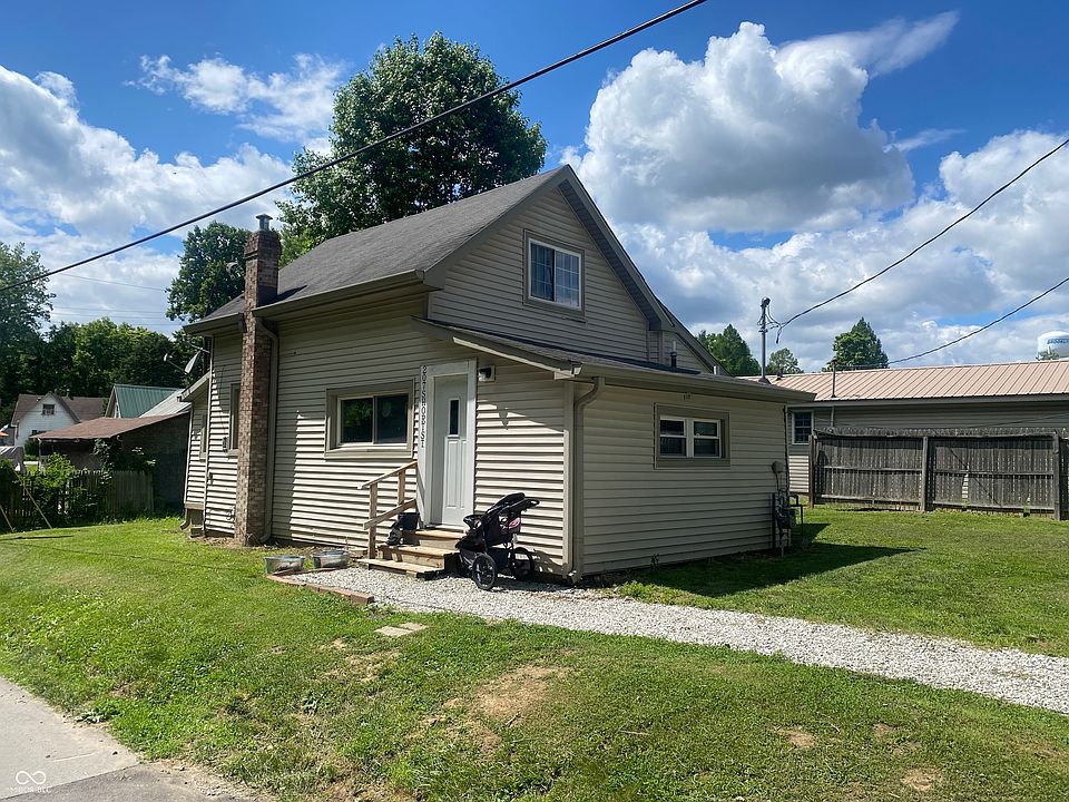 2nd image of 207 Short St