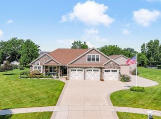 4189 Mountain View Ct, Freeland, MI 48623
