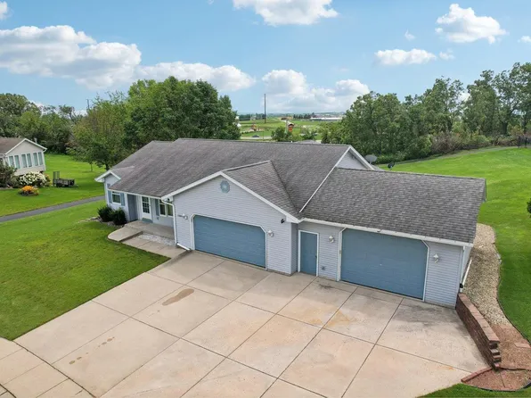 10881 Smokey Mountain Trail, Blue Mounds, WI 53517