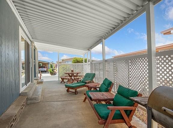 2nd image of 137 Poinsettia Gardens Dr