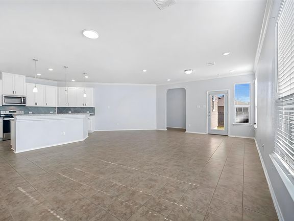 5th image of 13917 Inaugural St