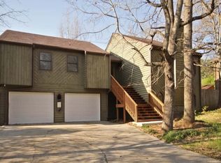 2718 Mountbery Dr, Snellville, GA 30039