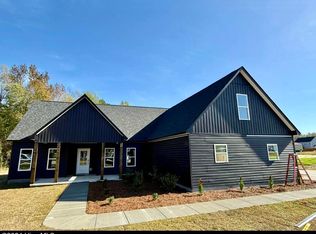 306 Belgian Ct, Richlands, NC 28574