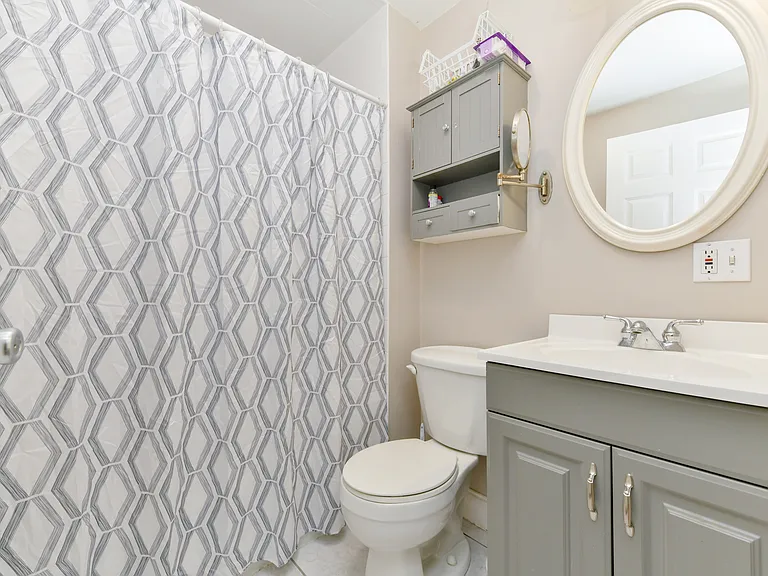 158 Cottage St #4R — Photo 6
