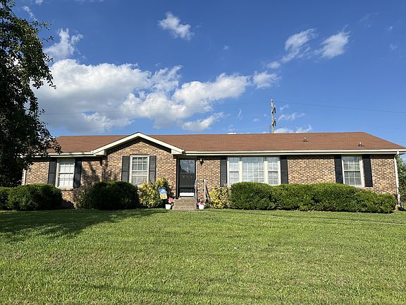 2nd image of 813 Prescott Dr