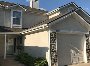 1307 NW Hidden Ridge Cir, Blue Springs, MO 64015