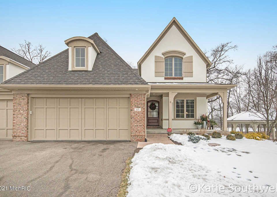 1st image of 17 Peartree Ln NE