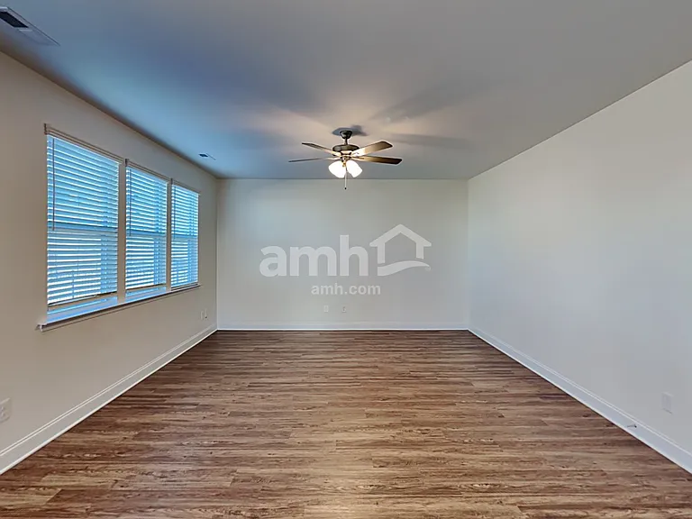 2134 Laurel Village Cir — Photo 7