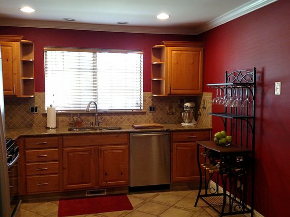 3rd image of 2037 Windemere Cir