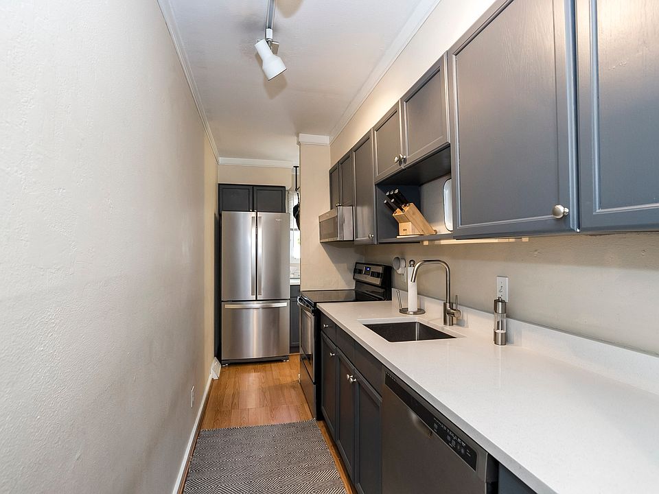 1st image of 671 Summit House