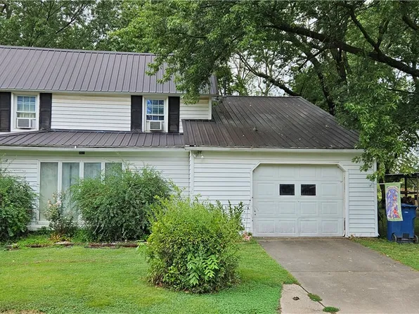 501 N Byers Ave, Gentry, AR 72734