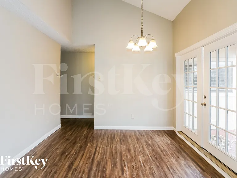 10810 Lakewood Oaks Dr — Photo 5