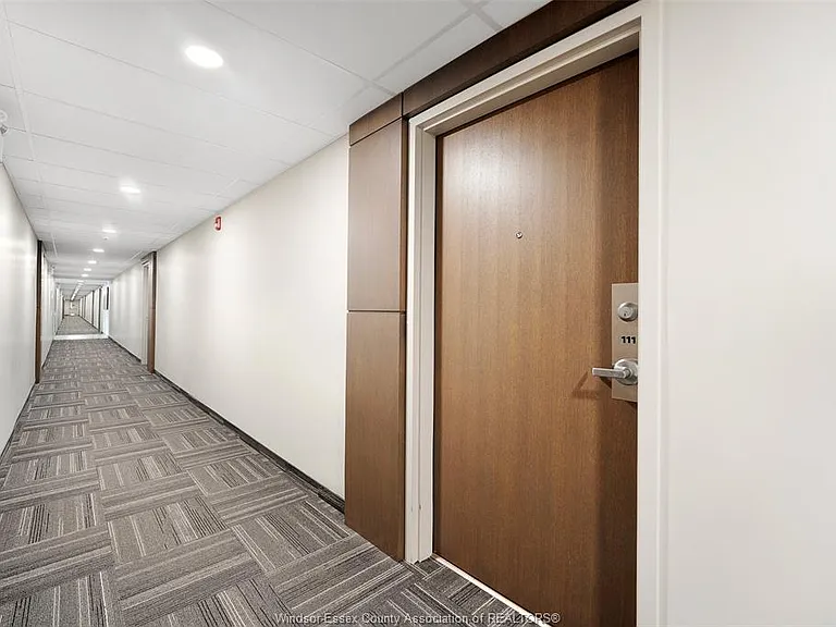 2550 Sandwich West Pkwy #111 — Photo 3