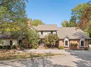 824 Bluespring Ln, Saint Louis, MO 63131