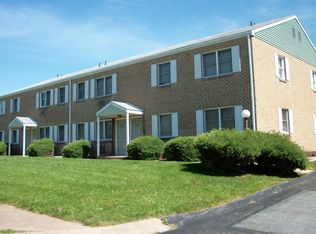 1562 Hunter Dr, Dover, PA 17315