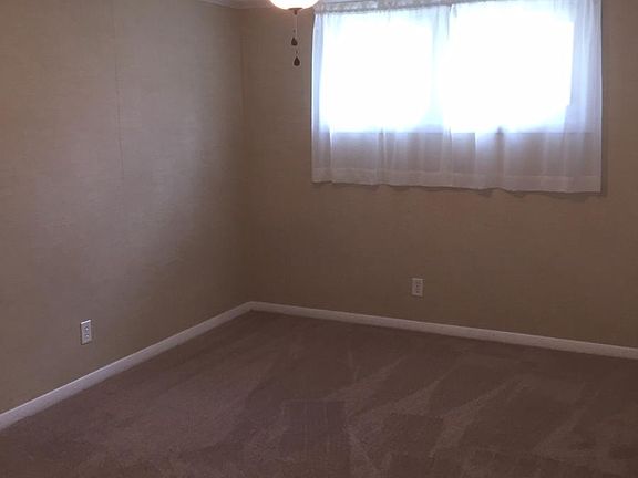 Bedroom with 2 closets