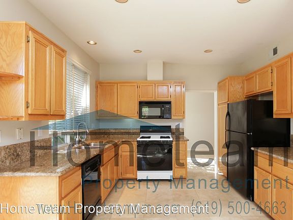 3rd image of 930 Camino Del Sol